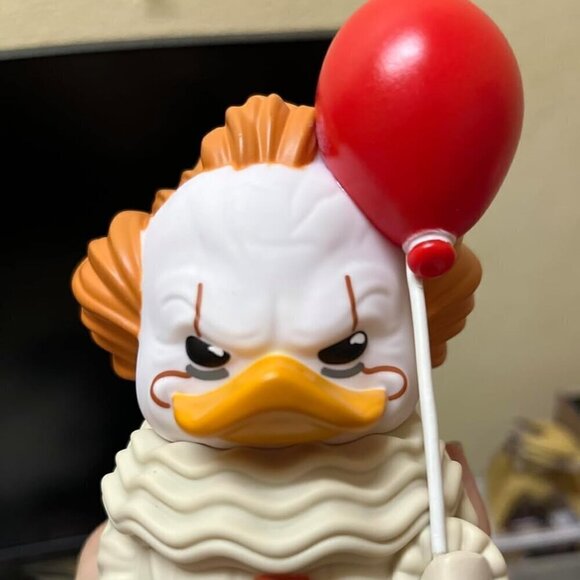 TUBBZ IT Pennywise Collectible Duck Vinyl Figure – Official IT Merchandise – TV - Picture 3 of 9